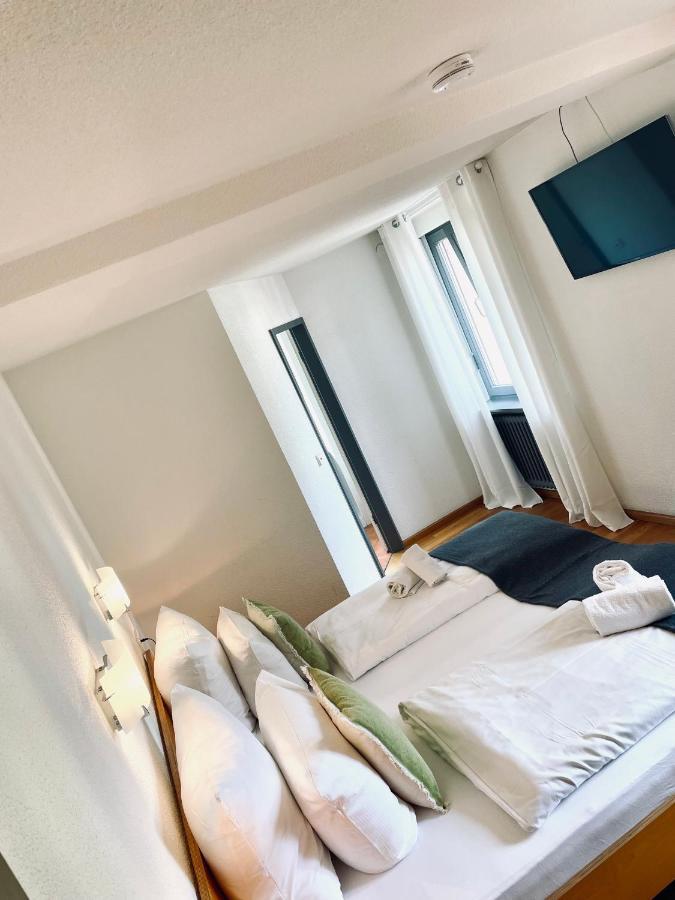 & Restaurant Gruener Baum Hotel 2*